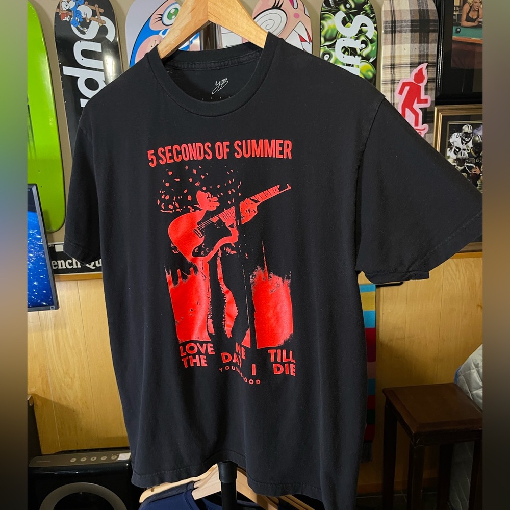 5 Seconds of Summer Black love me till the day I die size large young blood